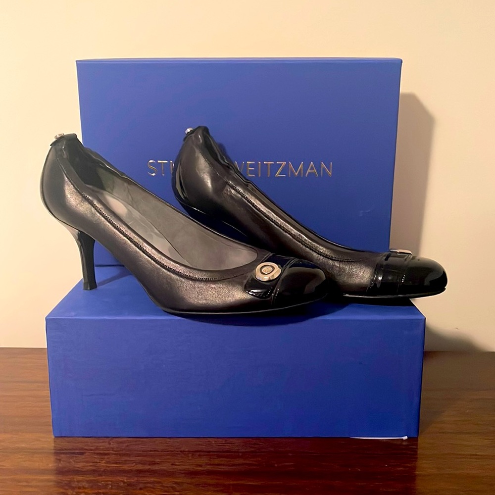 Stuart Weitzman Size 9 Black closed toe heel pumps